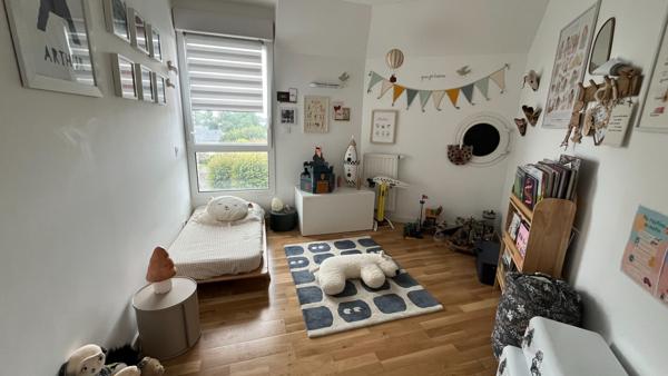 Fouesnant, bourg à pied, très bel appartement T4 avec balcon.