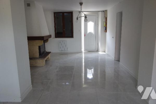 Maison, cour et garage