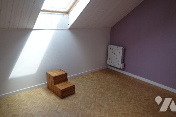 Maison, cour et garage