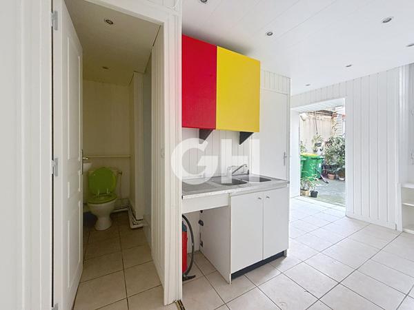 Local commercial Paris 2 pièce(s) 46 m2