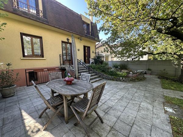 Maison 5 pièces à vendre à Créteil, Préfecture - 5 min du métro Échat