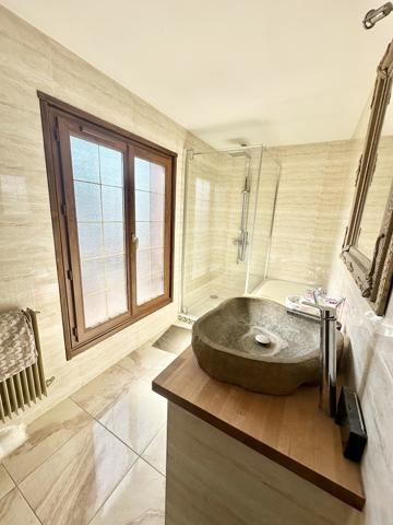 Maison 5 pièces à vendre à Créteil, Préfecture - 5 min du métro Échat