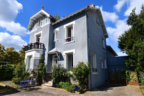 Clermont-Ferrand (63000) Grande propriété familiale 263 m² habitables avec jardin à Clermont-Ferrand Sud