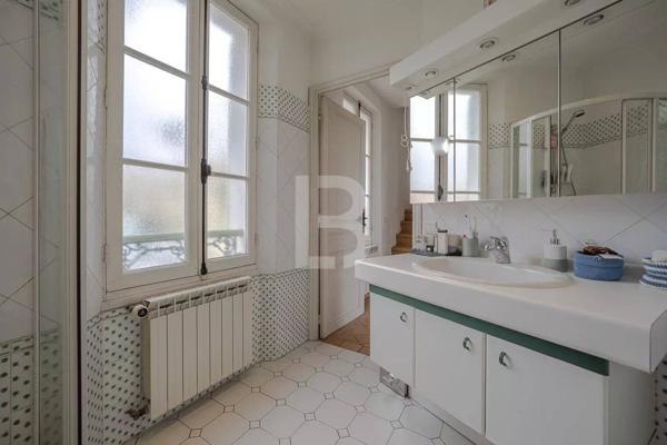 Maison de ville d'époque avec piscine à Golfe Juan à pied de la plage