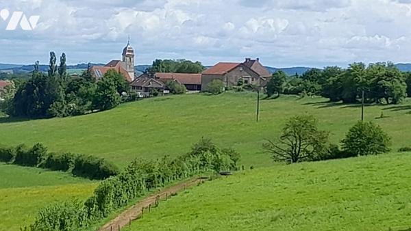 Parcelle de terrain à bâtir viabilisée vue dégagée et libre constructeur  10 min de Chateaufarine