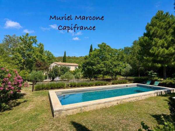 ROGNES (13) Élégante propriété Provençale de 170 m2 avec piscine et garage terrain de 5220 m2
