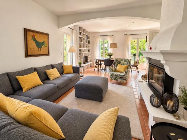 ROGNES (13) Élégante propriété Provençale de 170 m2 avec piscine et garage terrain de 5220 m2
