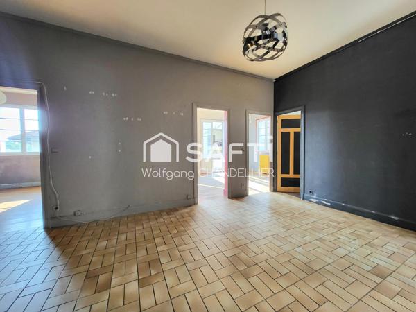 Grand appartement avec cave et galeta