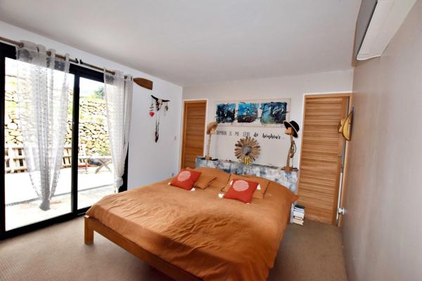 SOLLIES TOUCAS (83) - MAISON COUP DE COEUR DE 150 M² 6 PIECES - VUE IMPRENABLE - ATYPIQUE LUMINEUSE ET AU CALME