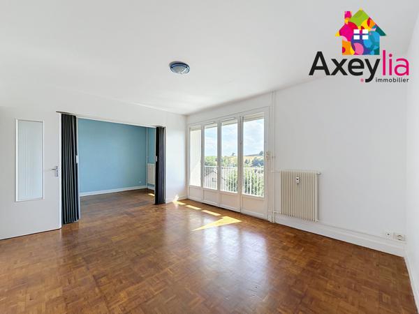 A VENDRE - PANISSIERES - APPARTEMENT DE TYPE 3 AVEC GARAGE, CAVE ET LOCAL VELO