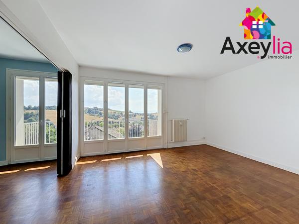 A VENDRE - PANISSIERES - APPARTEMENT DE TYPE 3 AVEC GARAGE, CAVE ET LOCAL VELO