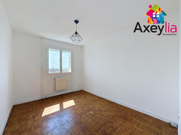 A VENDRE - PANISSIERES - APPARTEMENT DE TYPE 3 AVEC GARAGE, CAVE ET LOCAL VELO