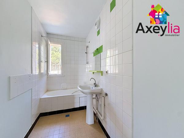 A VENDRE - PANISSIERES - APPARTEMENT DE TYPE 3 AVEC GARAGE, CAVE ET LOCAL VELO