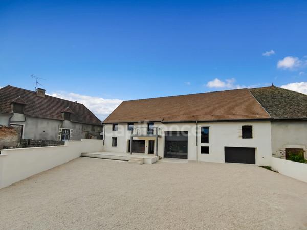 Dpt Saône et Loire (71), Crissey à vendre à 10 mn de Chalon-Sur-Saône maison de 9 pèces 230 m² 5 chambres, garage