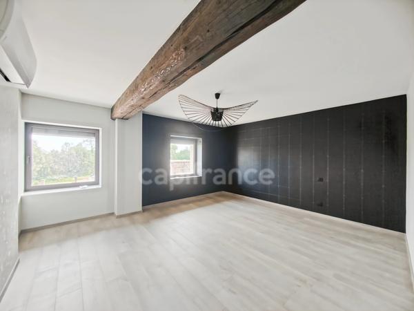 Dpt Saône et Loire (71), Crissey à vendre à 10 mn de Chalon-Sur-Saône maison de 9 pèces 230 m² 5 chambres, garage