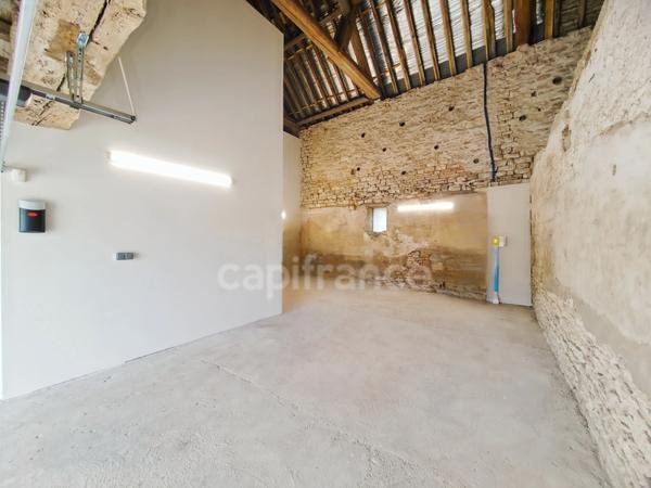 Dpt Saône et Loire (71), Crissey à vendre à 10 mn de Chalon-Sur-Saône maison de 9 pèces 230 m² 5 chambres, garage