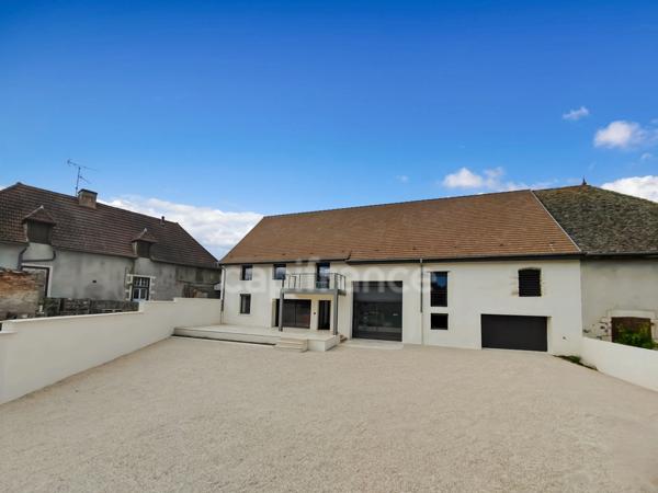 Dpt Saône et Loire (71), Crissey à vendre à 10 mn de Chalon-Sur-Saône maison de 9 pèces 230 m² 5 chambres, garage