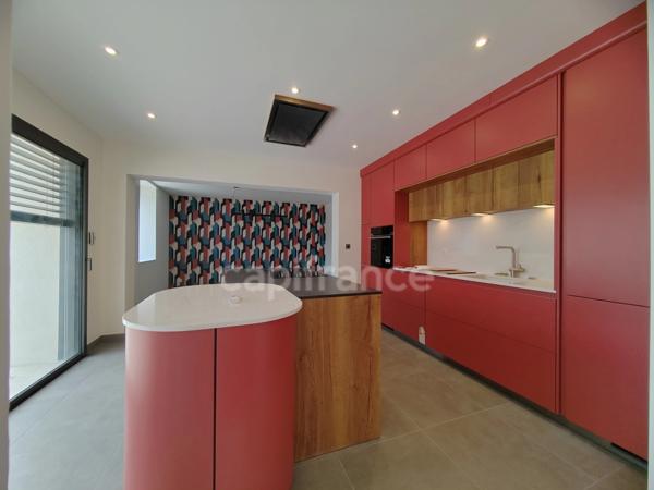 Dpt Saône et Loire (71), Crissey à vendre à 10 mn de Chalon-Sur-Saône maison de 9 pèces 230 m² 5 chambres, garage