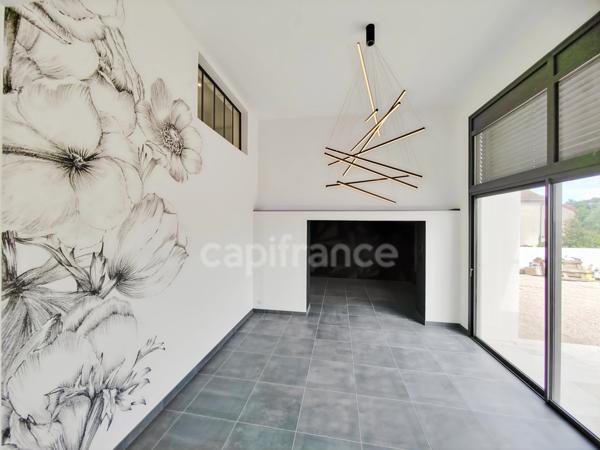 Dpt Saône et Loire (71), Crissey à vendre à 10 mn de Chalon-Sur-Saône maison de 9 pèces 230 m² 5 chambres, garage