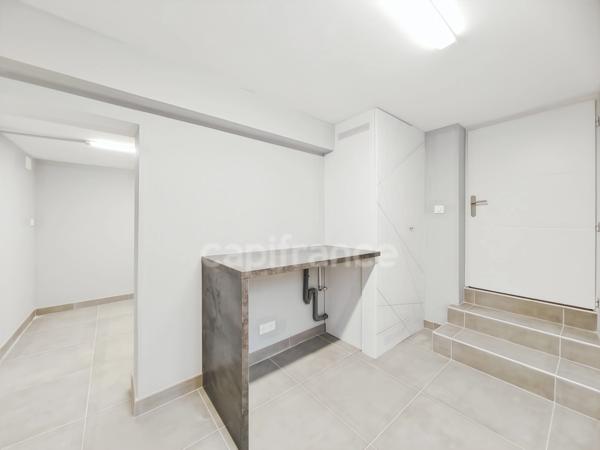 Dpt Saône et Loire (71), Crissey à vendre à 10 mn de Chalon-Sur-Saône maison de 9 pèces 230 m² 5 chambres, garage