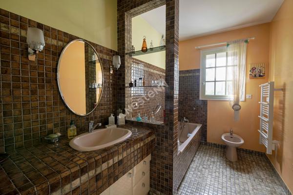 Maison Mordelles 151 m² / type 7 / 5 chambres / jardin et sous sol enterré