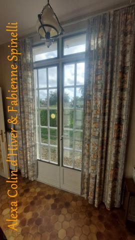 Maison à remettre au gôut du jour dans village recherché