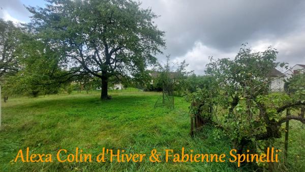 Maison à remettre au gôut du jour dans village recherché