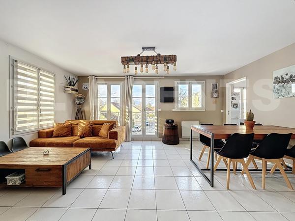 Bailly-Romainvilliers – Duplex 4 pièces lumineux avec balcon et parking 