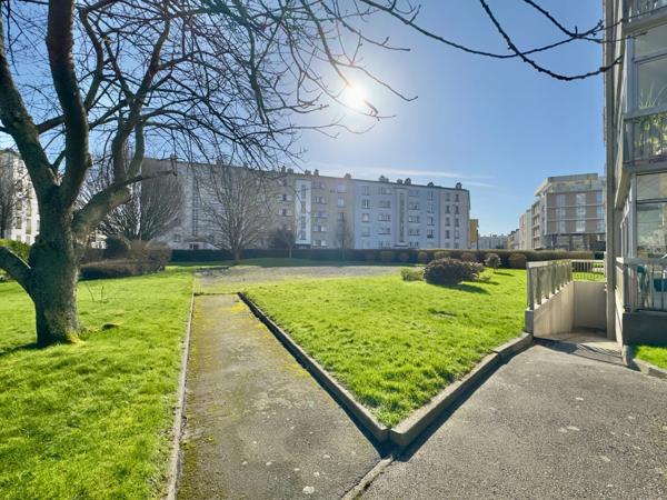 FINISTERE, BREST, PLACE DE STRASBOURG, APT DALLE BÉTON, ASCENSEUR, PLACE DE PARKING, TOUTES COMMODITÉS