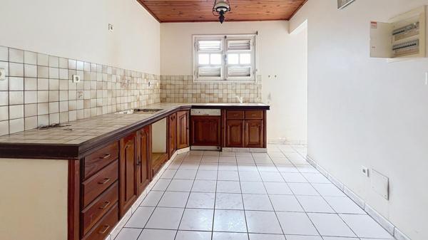 Maison avec beaux espaces, studio indépendant