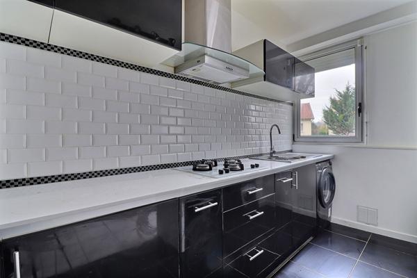 Appartement Saint Leu La Foret 3 pièce(s) 58 m2 + cave + place de parking