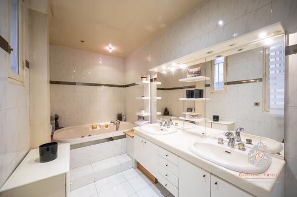 Neuilly-sur-Seine (92200) Neuilly-sur-Seine/Saint-James/Pont de Neuilly/Longchamp – Appartement de 4 pièces de 130,14 m² – 2/3 chambres