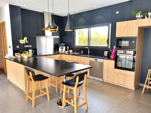 Maison à vendre |  Vouneuil-sous-Biard |  6 pièces | 159 m²