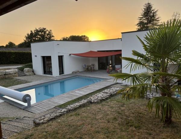 Maison à vendre |  Vouneuil-sous-Biard |  6 pièces | 159 m²