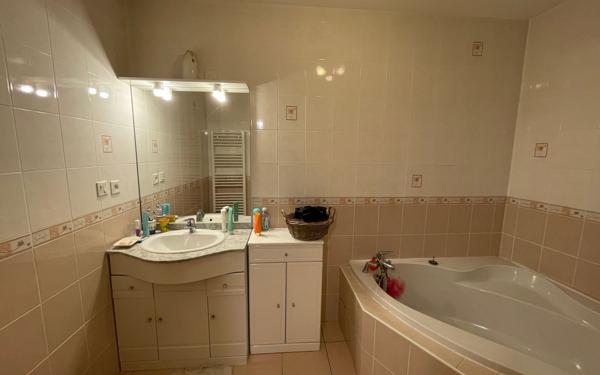 Maison à vendre    4 pièces •  Vienne