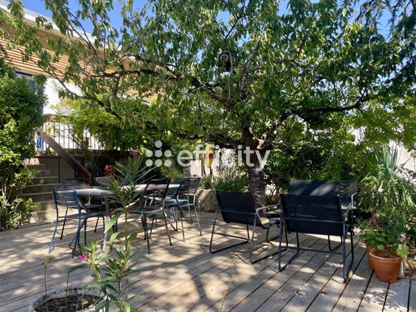 Maison
         5 pièces
        - 111 m² 281 900 € *