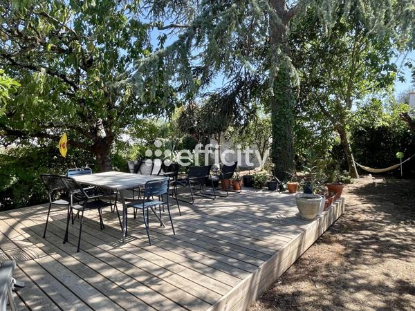 Maison
         5 pièces
        - 111 m² 281 900 € *