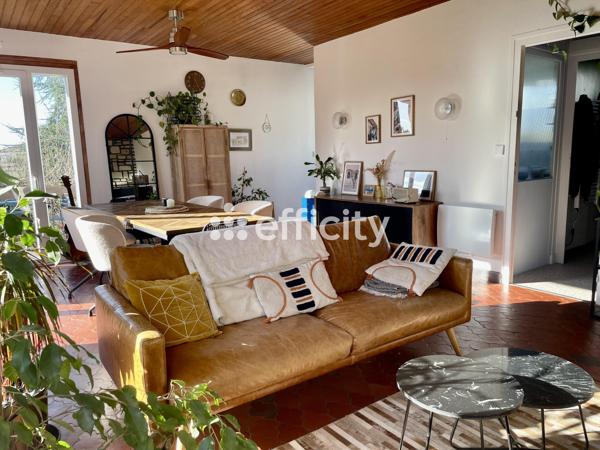 Maison
         5 pièces
        - 111 m² 281 900 € *