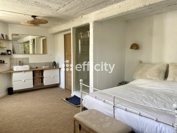 Maison
         5 pièces
        - 111 m² 281 900 € *