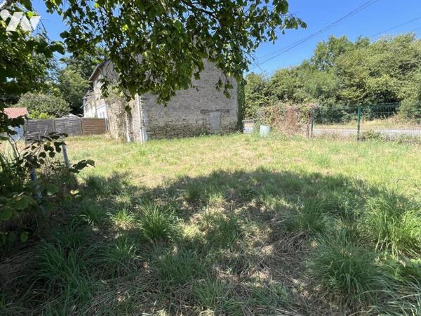 Terrain avec dépendance en pierre LA CHAPELLE SUR ERDRE