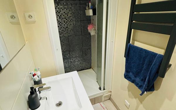 Appartement à vendre    3 pièces • 47 m2 Stains