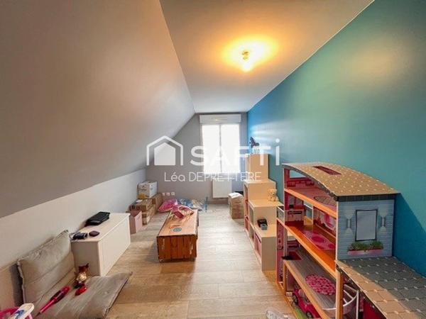 Maison individuelle on pose les meubles