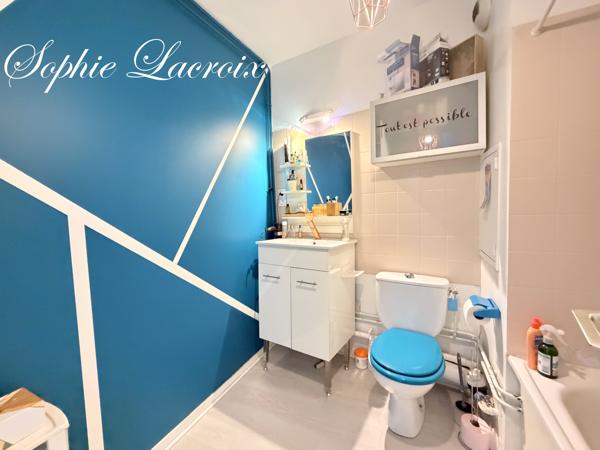 Appartement
         2 pièces
        - 51 m² 218 000 € *
