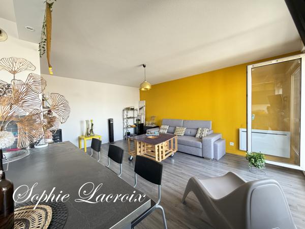 Appartement
         2 pièces
        - 51 m² 218 000 € *