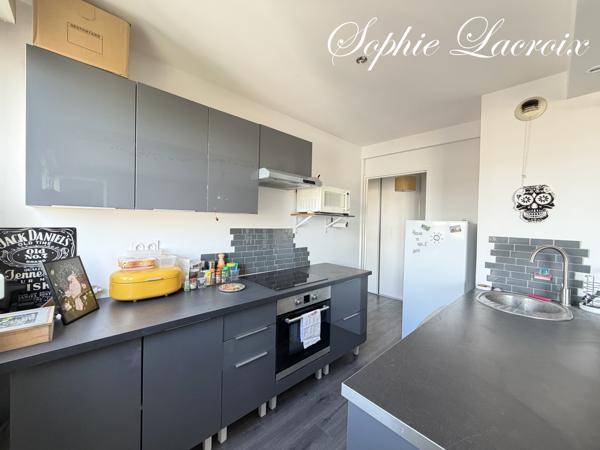 Appartement
         2 pièces
        - 51 m² 218 000 € *