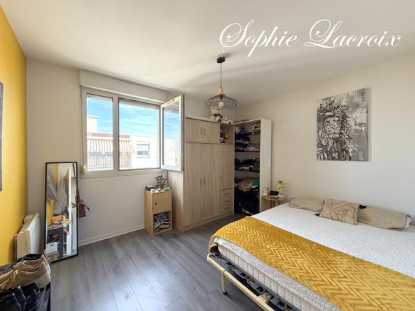 Appartement
         2 pièces
        - 51 m² 218 000 € *