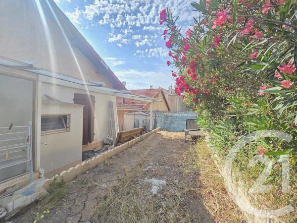 Maison à vendre  4 pièces - 95 m 2   TOULON  - 83