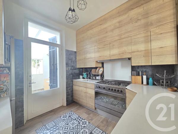 Maison à vendre  4 pièces - 95 m 2   TOULON  - 83