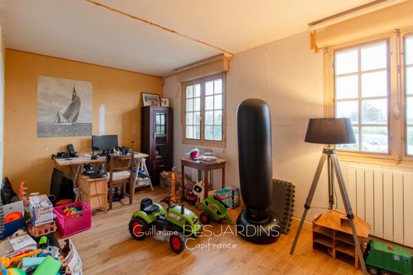 Maison Familiale 9 pièces avec sous-sol complet L'AIGLE (61)