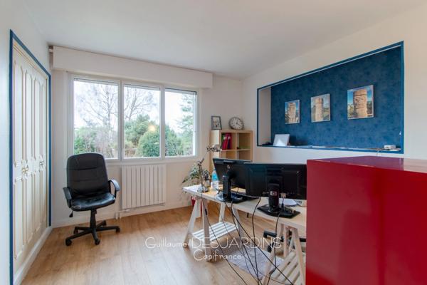 Maison Familiale 9 pièces avec sous-sol complet L'AIGLE (61)